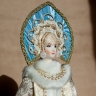 Кукла Снегурочка-блондинка в кокошнике в золоте 31см